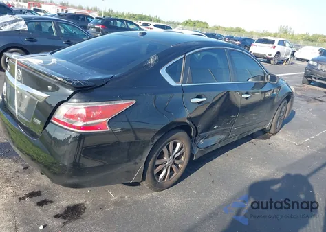 2015 Nissan Altima 2.5 S z USA, uszkodzony, nr VIN 1N4AL3AP3FC464504
